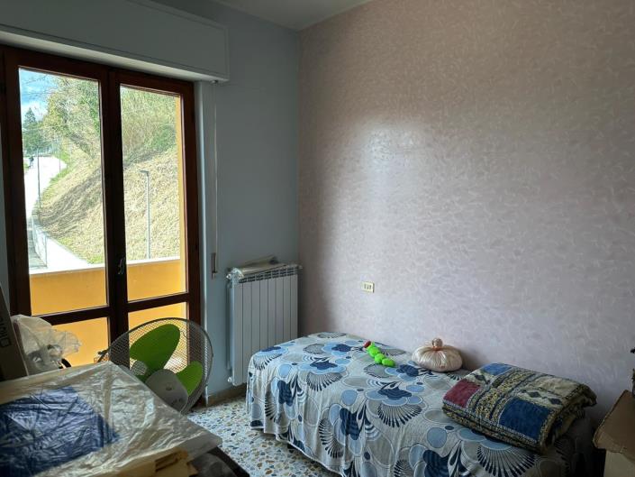 Image No.27-3 Bed Property for sale