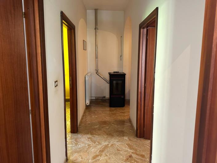 Image No.19-3 Bed Property for sale