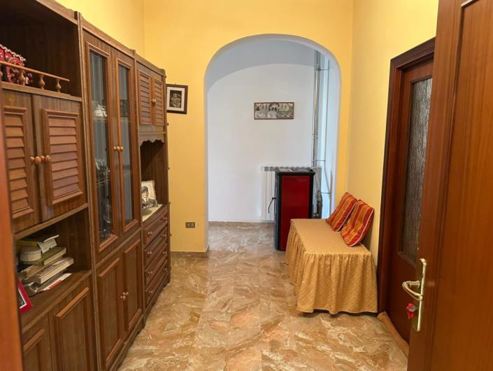 Image No.20-3 Bed Property for sale