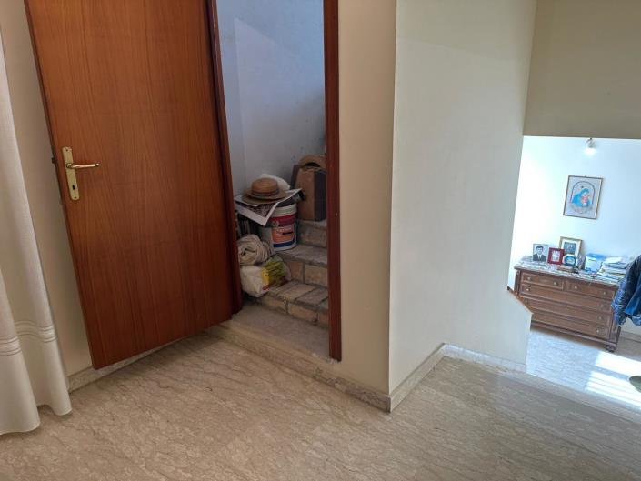 Image No.31-3 Bed Property for sale