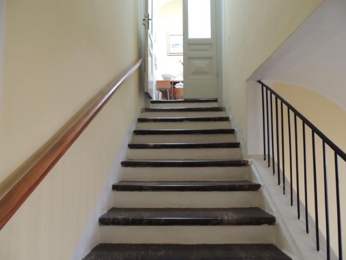 Image No.4-6 Bed House for sale