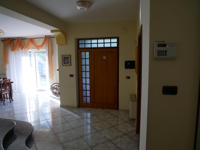 Image No.19-4 Bed Villa for sale