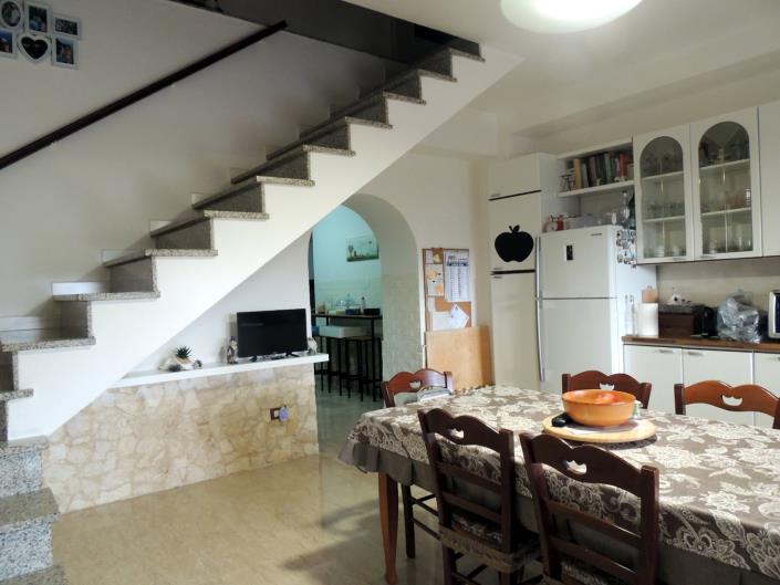 Image No.6-2 Bed Property for sale