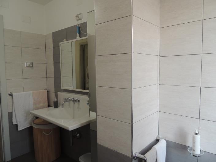 Image No.13-2 Bed Property for sale