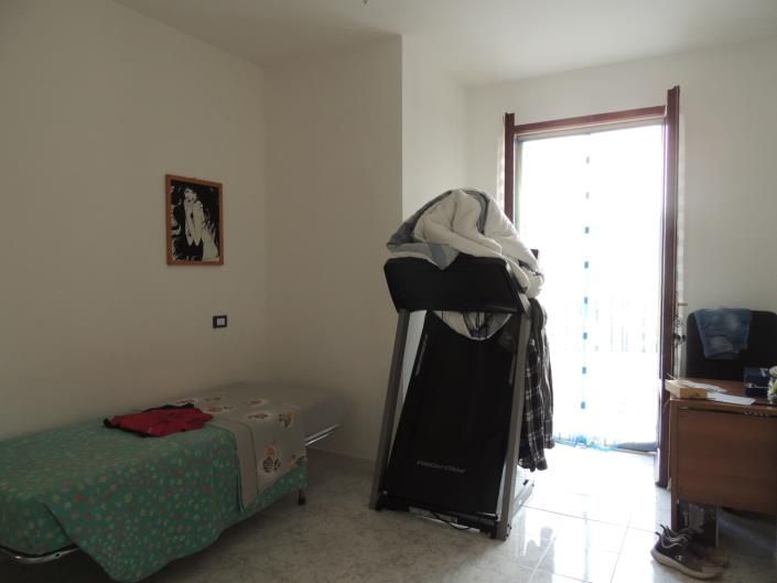 Image No.18-2 Bed Property for sale