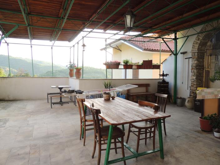 Image No.25-2 Bed Property for sale