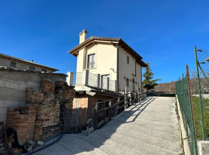 Image No.6-2 Bed Villa / Detached for sale