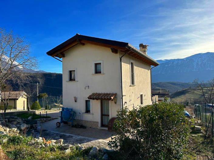 Image No.3-2 Bed Villa / Detached for sale