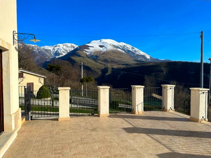 Image No.17-2 Bed Villa / Detached for sale