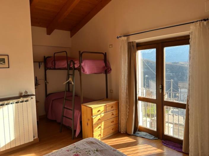 Image No.25-2 Bed Villa / Detached for sale