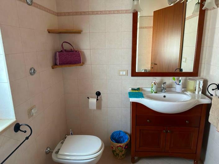 Image No.20-2 Bed Villa / Detached for sale