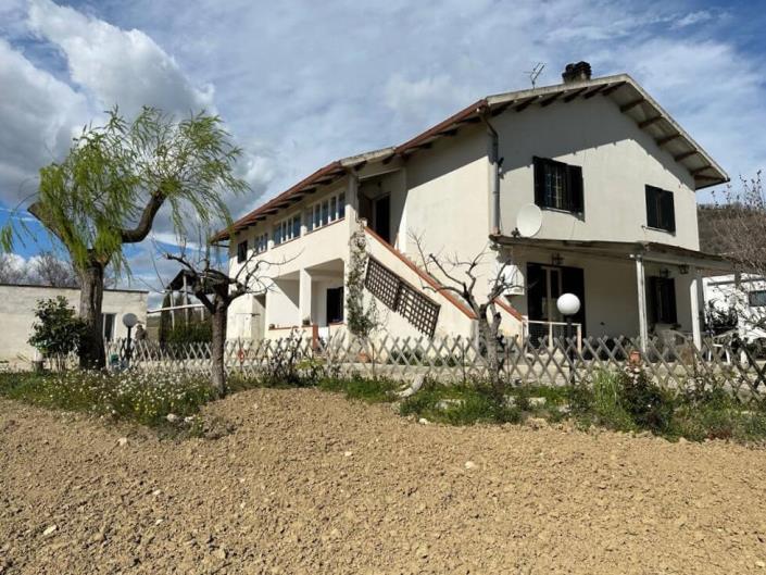 Image No.8-4 Bed Country House for sale