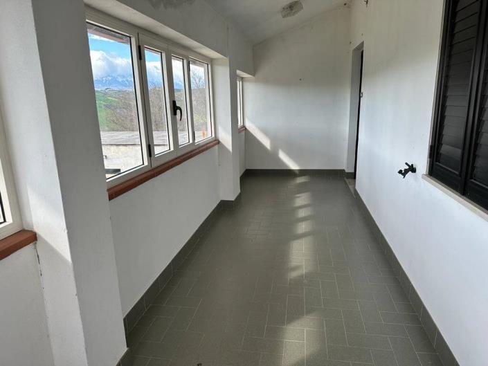 Image No.10-4 Bed Country House for sale