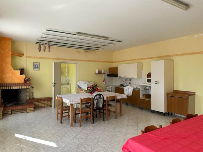 Image No.34-4 Bed Country House for sale