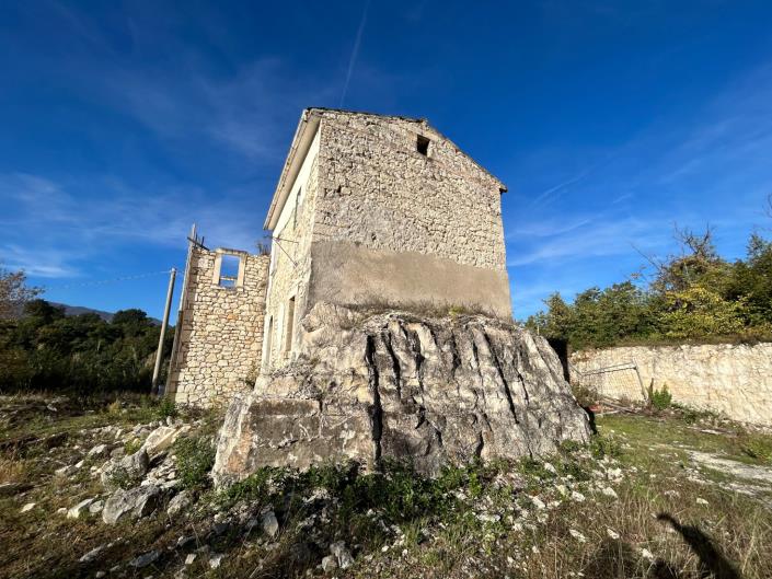 Image No.4-Propriété à vendre à San Valentino in A.C.