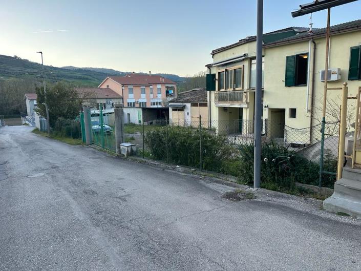 Image No.4-2 Bed Property for sale