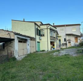 1 - Bolognano, Property