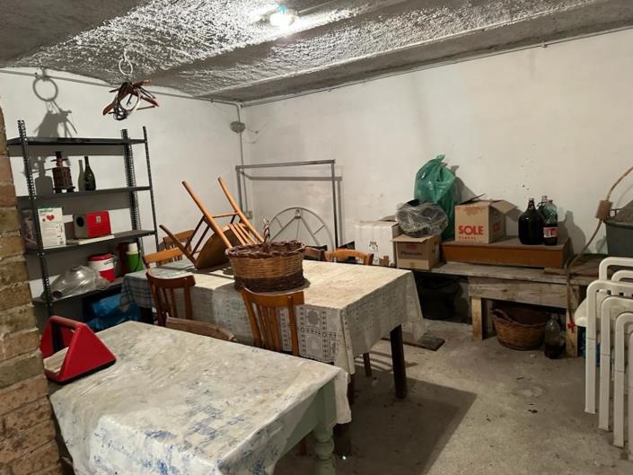 Image No.21-2 Bed Property for sale