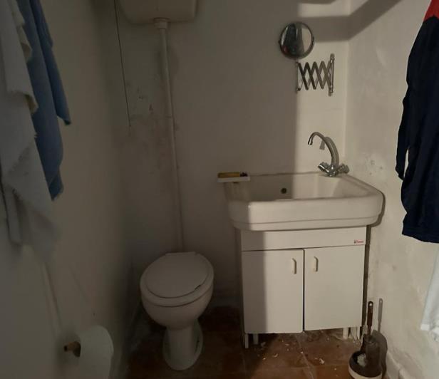 Image No.22-2 Bed Property for sale