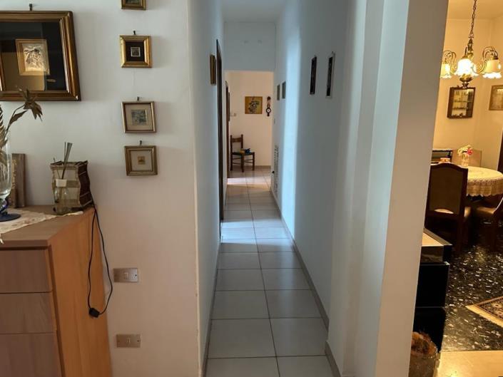 Image No.14-2 Bed Property for sale