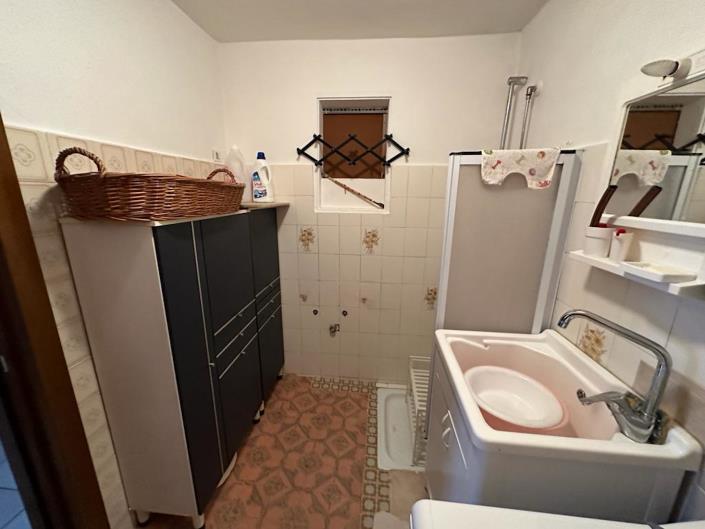 Image No.16-2 Bed Property for sale