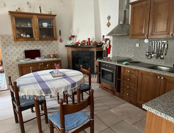 Image No.10-2 Bed Property for sale