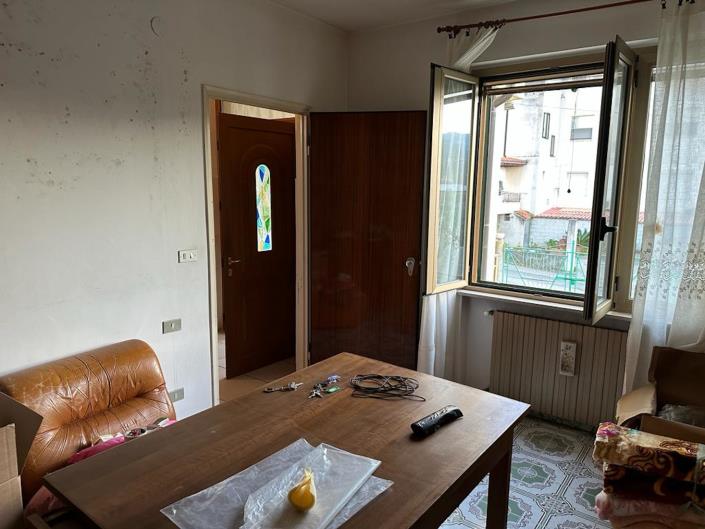 Image No.12-2 Bed Property for sale