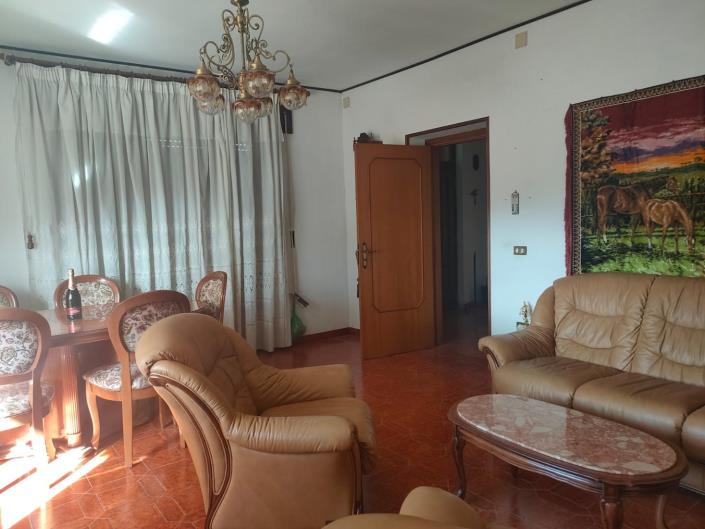 Image No.5-Villa / Détaché de 5 chambres à vendre à Molina Aterno