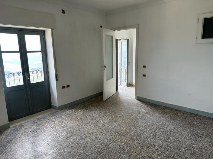 Image No.14-3 Bed Apartment for sale