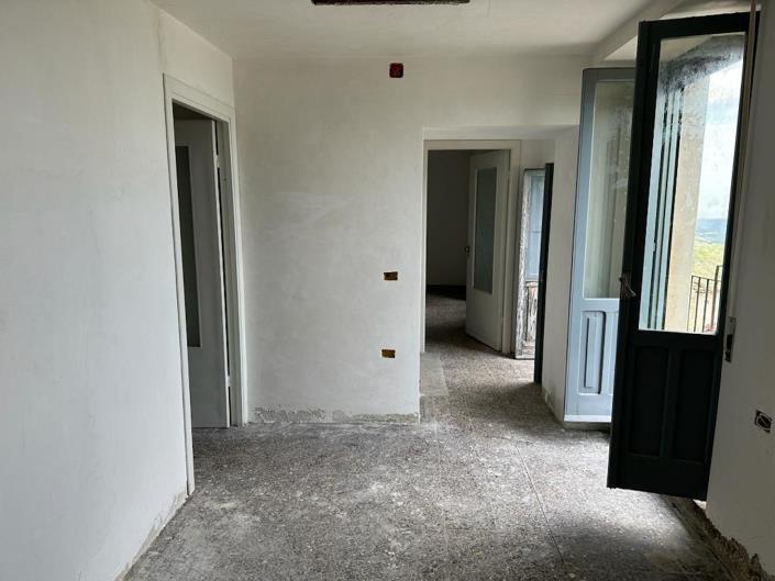 Image No.15-3 Bed Apartment for sale