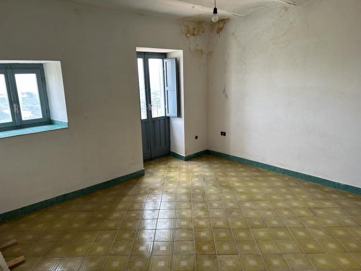 Image No.20-3 Bed Apartment for sale