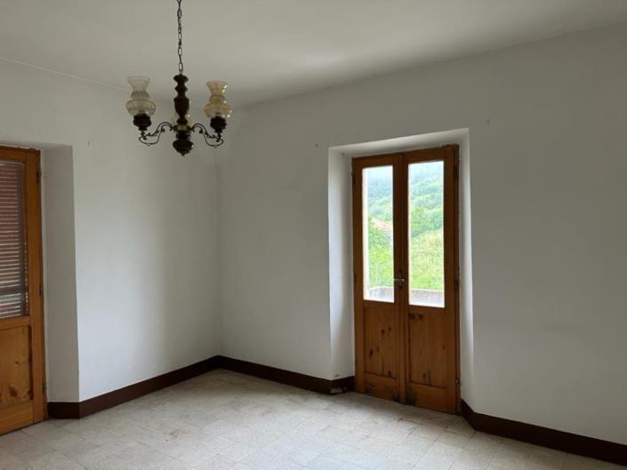 Image No.21-4 Bed Property for sale