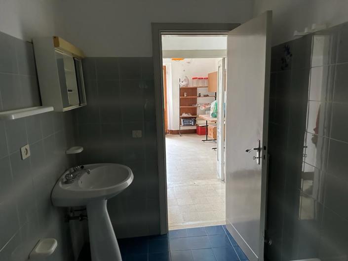 Image No.25-4 Bed Property for sale