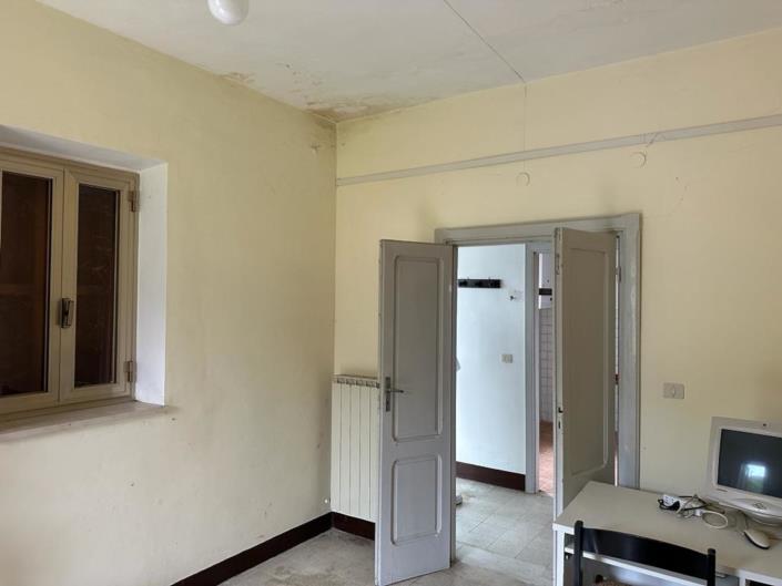 Image No.24-4 Bed Property for sale