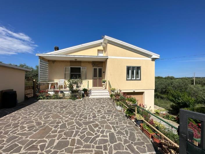Image No.1-3 Bed House/Villa for sale