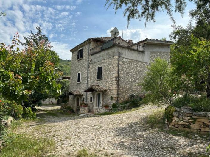 Image No.1-4 Bed House/Villa for sale