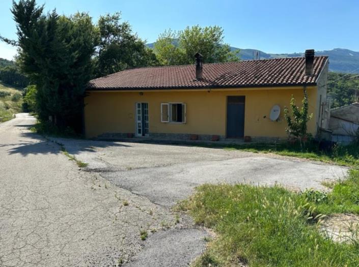 Image No.7-4 Bed Farmhouse for sale