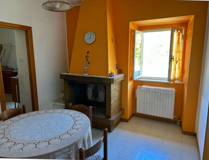 Image No.12-4 Bed Farmhouse for sale