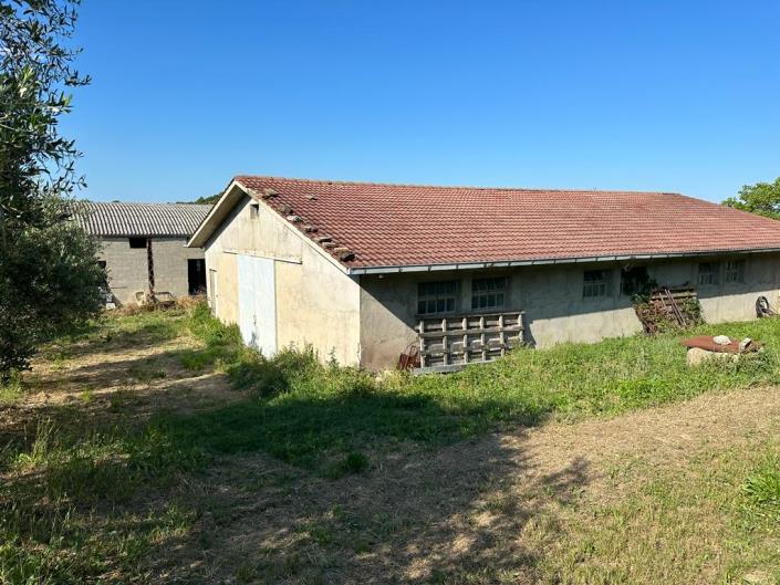 Image No.31-4 Bed Farmhouse for sale