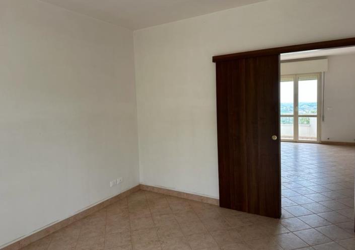 Image No.12-2 Bed Villa / Detached for sale