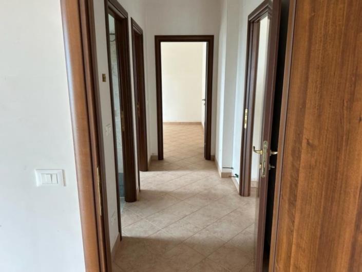 Image No.13-2 Bed Villa / Detached for sale