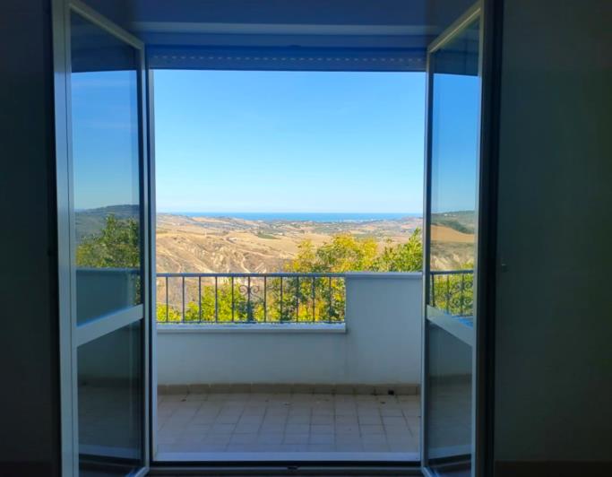 Image No.20-2 Bed Villa / Detached for sale