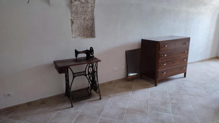 Image No.13-1 Bed House for sale