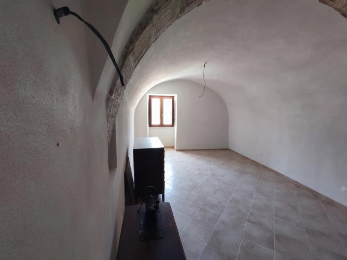 Image No.8-1 Bed House for sale