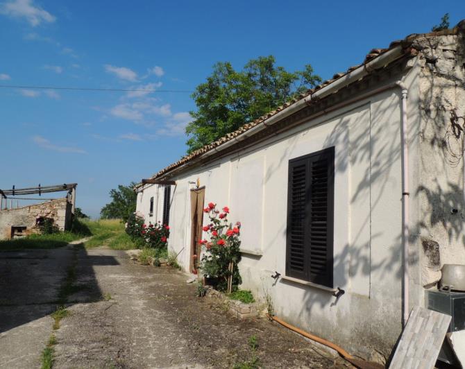 Image No.3-3 Bed Country Property for sale