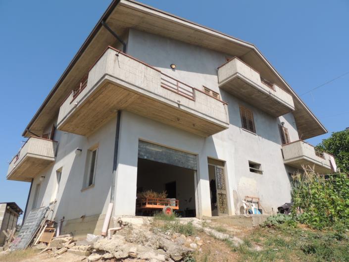 Image No.4-Villa / Détaché de 3 chambres à vendre à Atri