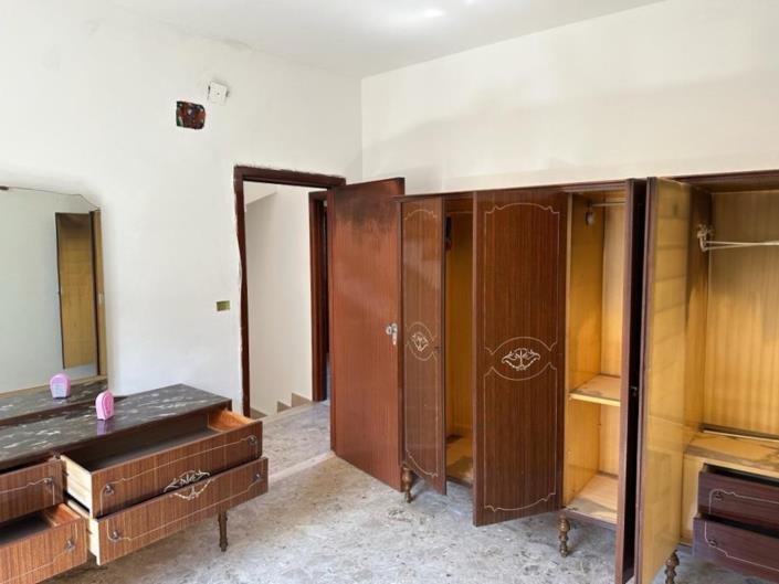 Image No.19-4 Bed Property for sale