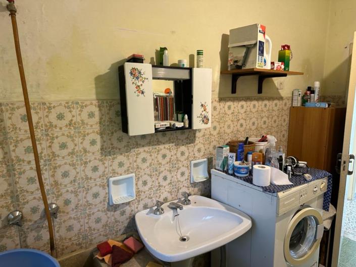 Image No.12-4 Bed Property for sale