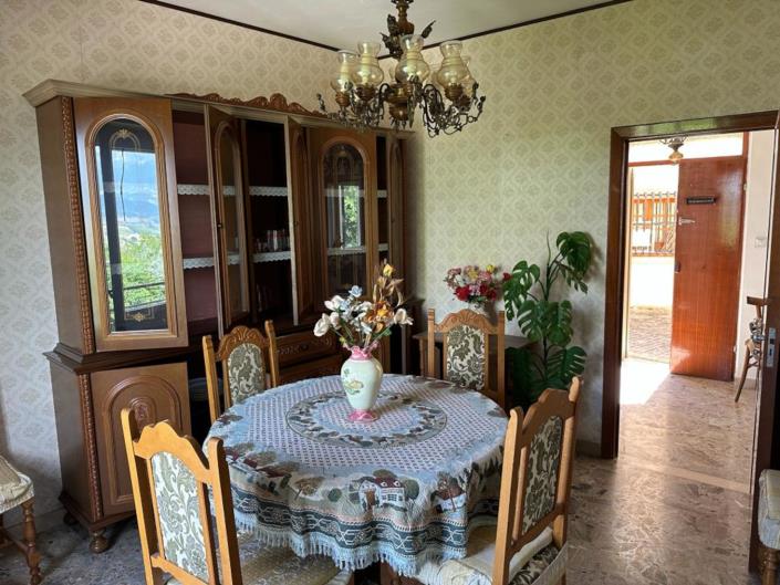 Image No.9-4 Bed Property for sale