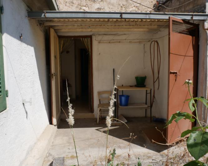 Image No.18-2 Bed Property for sale